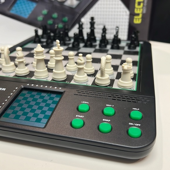 Electronic Chess set - Picture 9 of 16